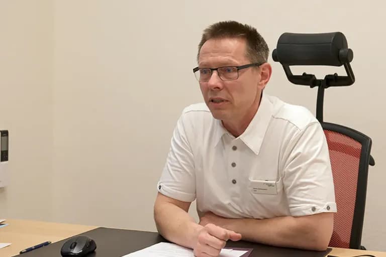 Dr. med. René Zenhäusern, Facharzt für Physikalische Medizin und Rehabilitation, Zürich